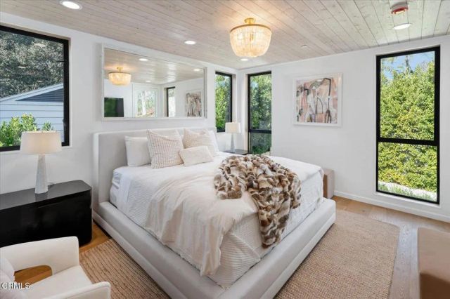 10747 Valleyheart Drive, Studio City, CA 91604