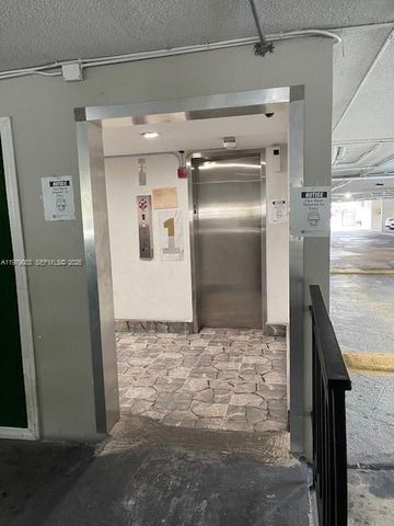 13455 NE 10th Ave 405, North Miami, FL 33161