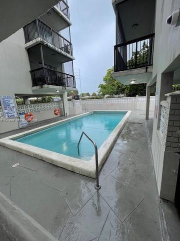 13455 NE 10th Ave 405, North Miami, FL 33161