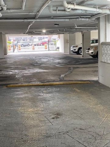 13455 NE 10th Ave 405, North Miami, FL 33161