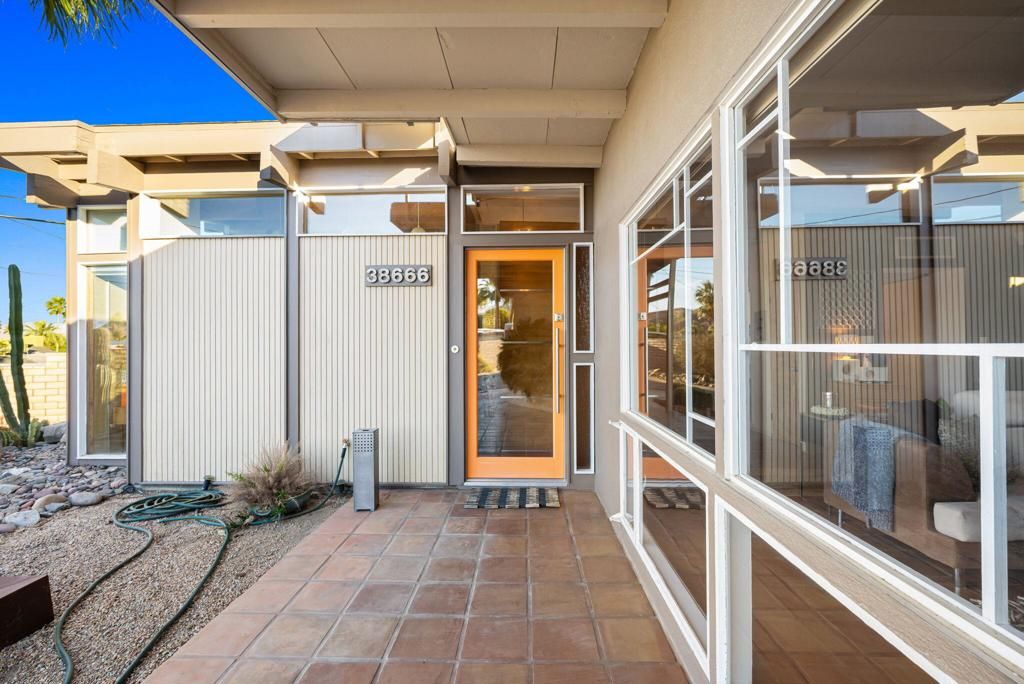 Image 3 of property listing at 38666 Paradise Way, Cathedral City, CA 92234