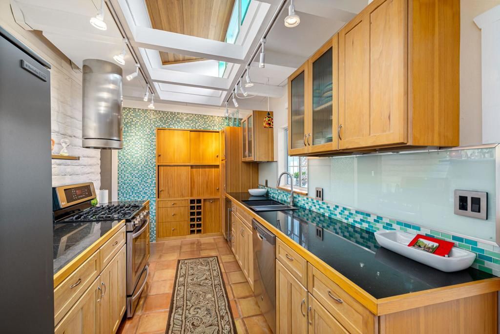 Image 9 of property listing at 38666 Paradise Way, Cathedral City, CA 92234