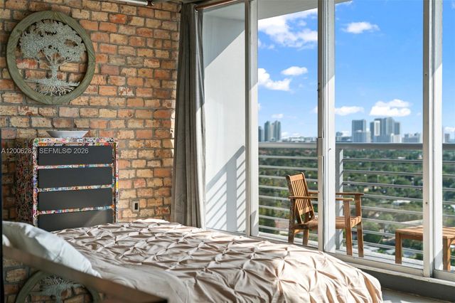 1720 Harrison St 1725, Hollywood, FL 33020