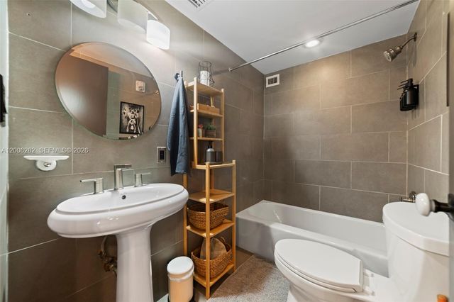 1720 Harrison St 1725, Hollywood, FL 33020