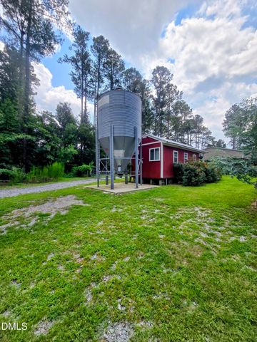 2570 Tarheel Road, Benson, NC 27504