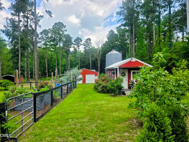 2570 Tarheel Road, Benson, NC 27504