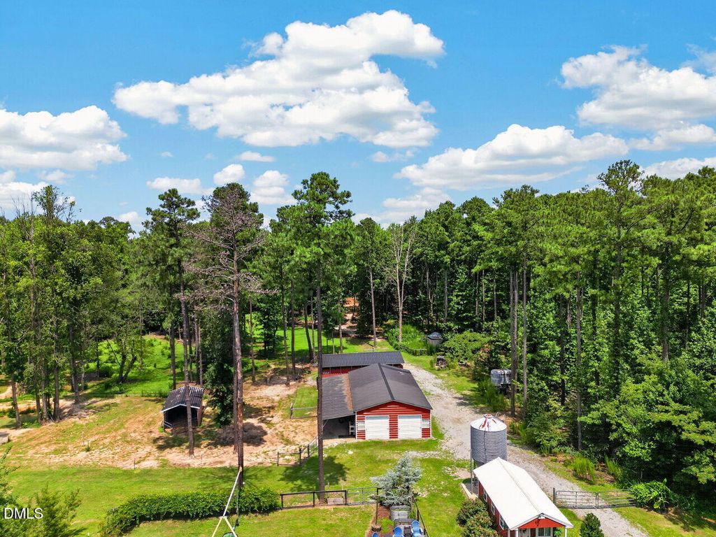 2570 Tarheel Road, Benson, NC 27504
