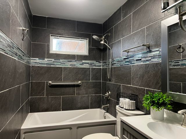 7709 Wallace Street, Merrillville, IN 46410