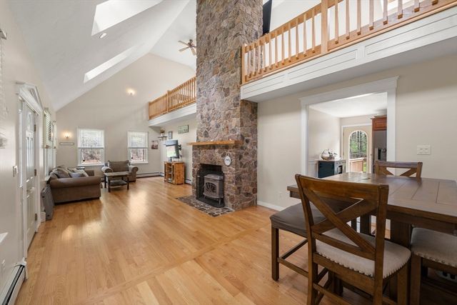 77 Thomas St, Middleboro, MA 02346