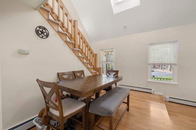 77 Thomas St, Middleboro, MA 02346