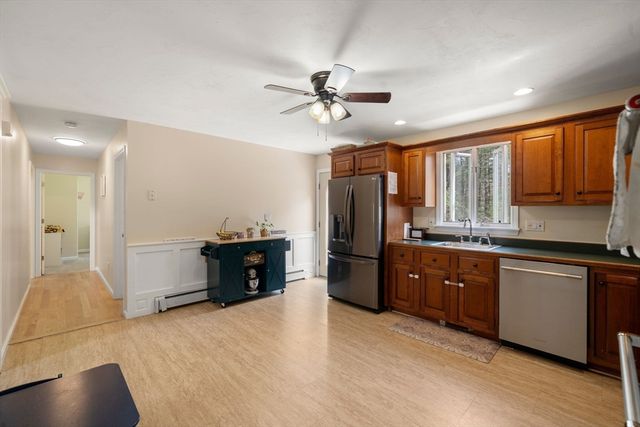 77 Thomas St, Middleboro, MA 02346
