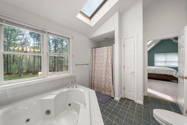 77 Thomas St, Middleboro, MA 02346