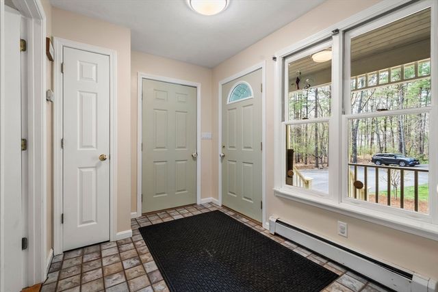 77 Thomas St, Middleboro, MA 02346