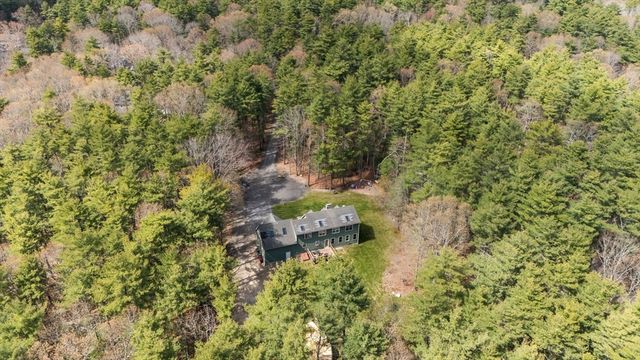 77 Thomas St, Middleboro, MA 02346