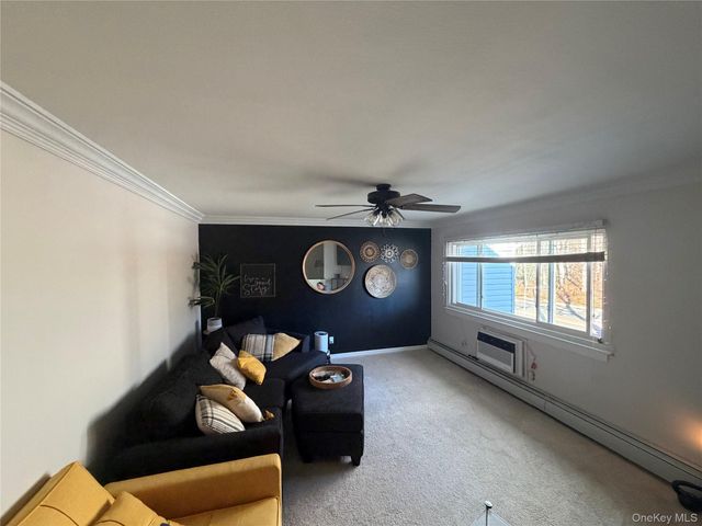 10 Smithtown Blvd Blvd Apt 7B, Smithtown, NY 11787