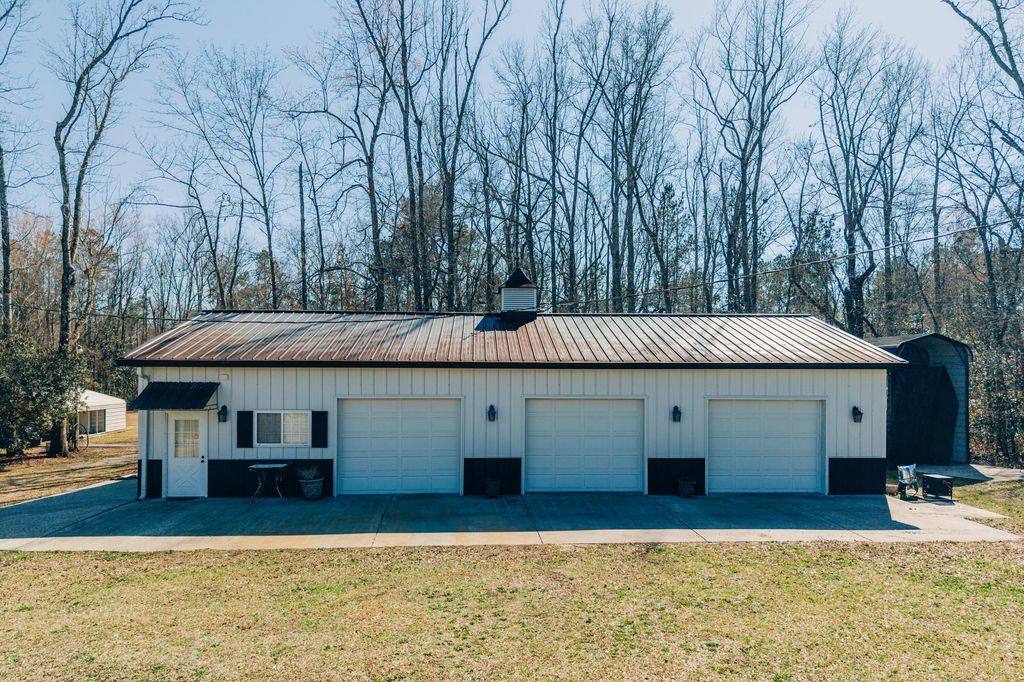 Image 9 of property listing at 521 Limestone Road, Dorchester, SC 29437