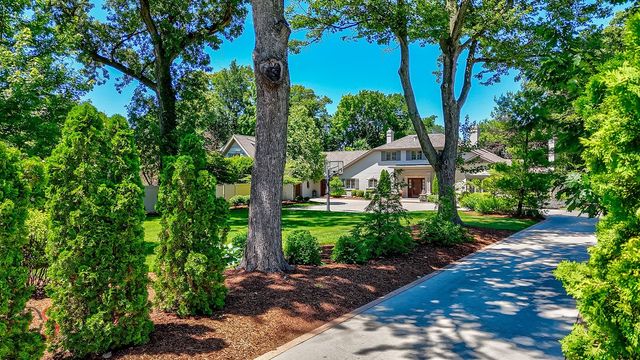 524 E Van Buren Street, Ottawa, IL 61350