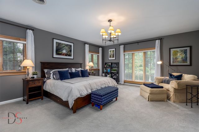 524 E Van Buren Street, Ottawa, IL 61350