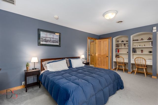 524 E Van Buren Street, Ottawa, IL 61350