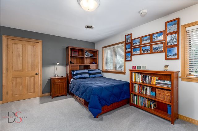 524 E Van Buren Street, Ottawa, IL 61350