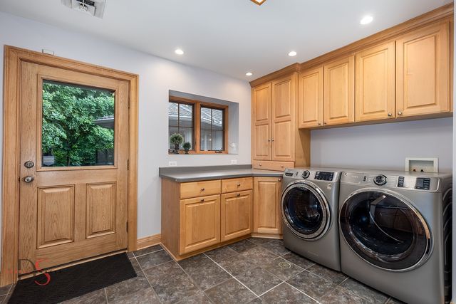 524 E Van Buren Street, Ottawa, IL 61350