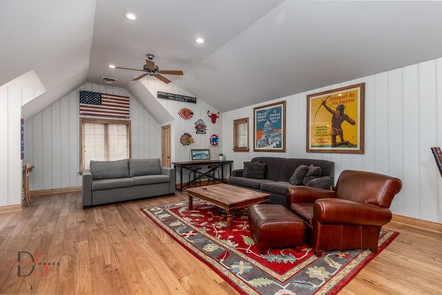 524 E Van Buren Street, Ottawa, IL 61350