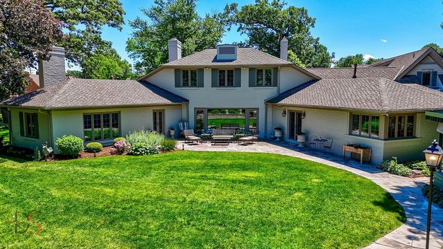 524 E Van Buren Street, Ottawa, IL 61350