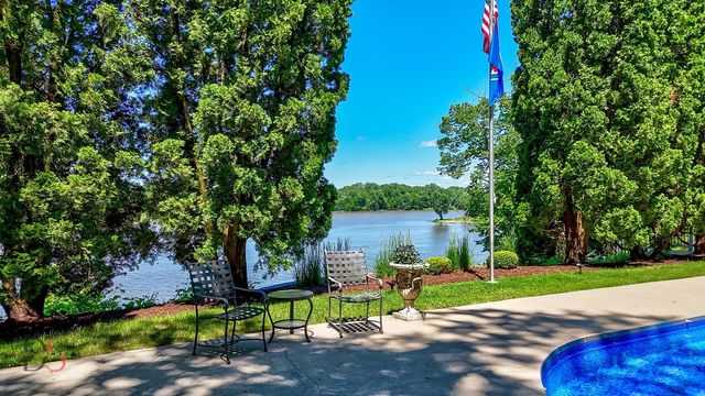 524 E Van Buren Street, Ottawa, IL 61350