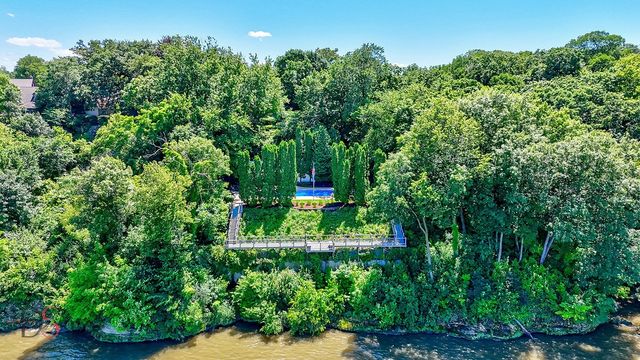 524 E Van Buren Street, Ottawa, IL 61350