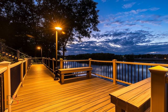 524 E Van Buren Street, Ottawa, IL 61350