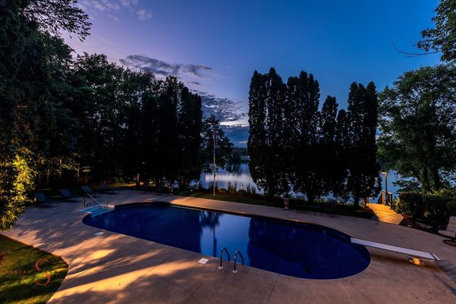 524 E Van Buren Street, Ottawa, IL 61350