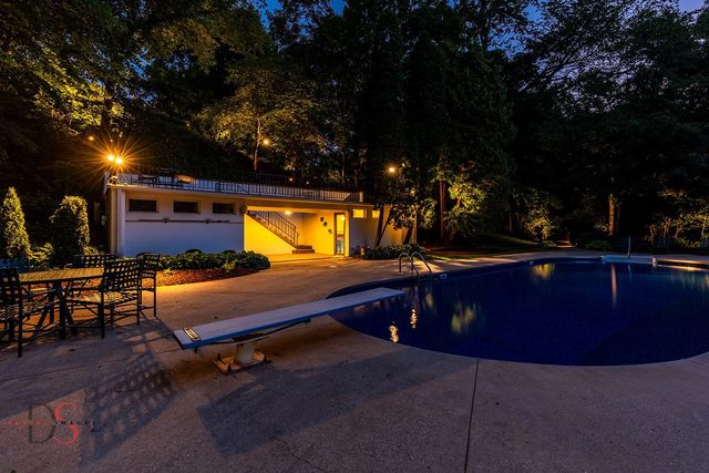 524 E Van Buren Street, Ottawa, IL 61350