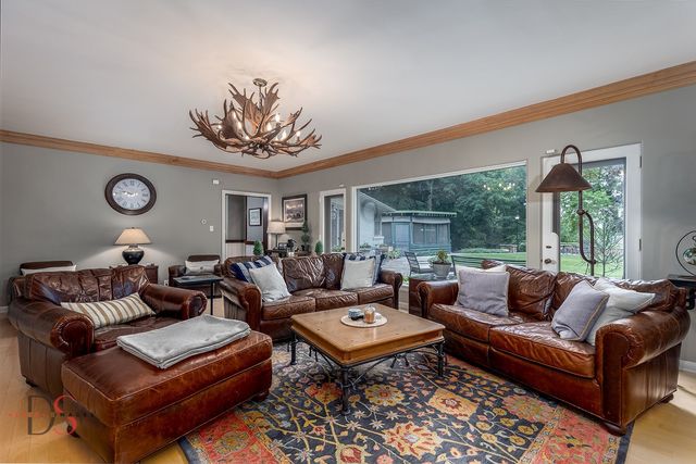 524 E Van Buren Street, Ottawa, IL 61350