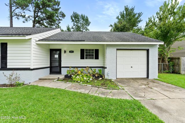 203 Dennis Road, Jacksonville, NC 28546