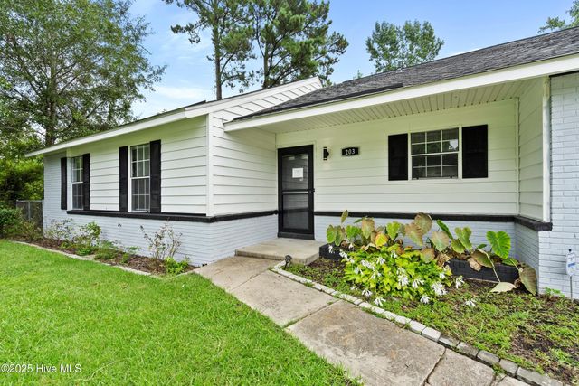 203 Dennis Road, Jacksonville, NC 28546