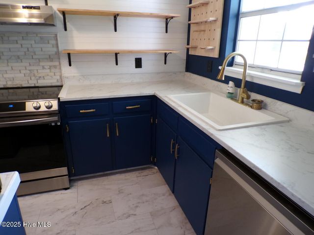 203 Dennis Road, Jacksonville, NC 28546