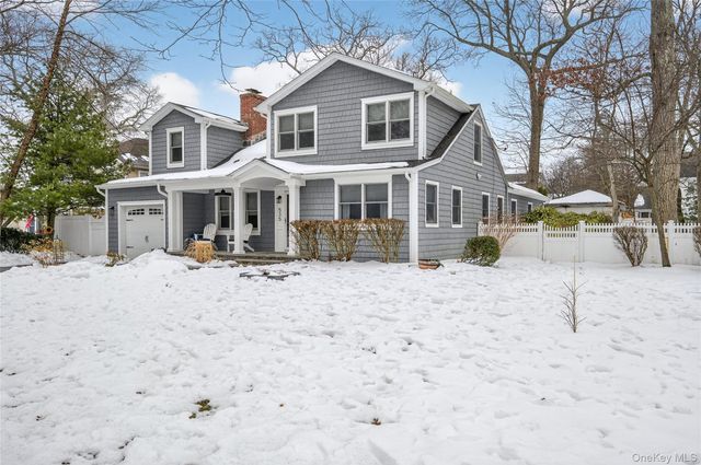 535 Brooklyn Boulevard, Brightwaters, NY 11718