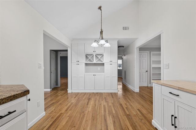 535 Brooklyn Boulevard, Brightwaters, NY 11718