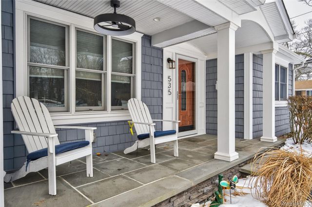 535 Brooklyn Boulevard, Brightwaters, NY 11718