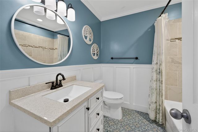 535 Brooklyn Boulevard, Brightwaters, NY 11718