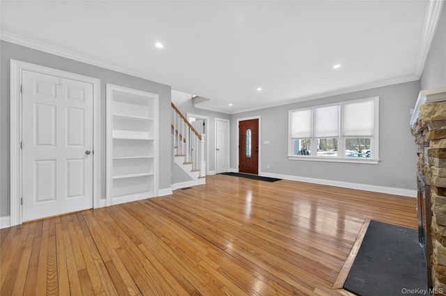 535 Brooklyn Boulevard, Brightwaters, NY 11718