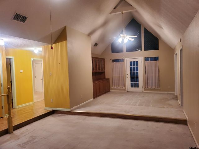 231 Lamplight Path, Holly Lake Ranch, TX 75765