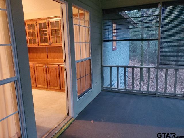 231 Lamplight Path, Holly Lake Ranch, TX 75765