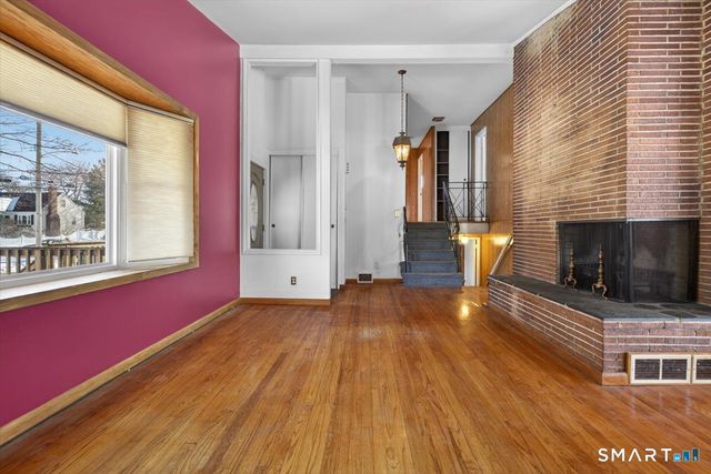 15 Ferndale Place, Stratford, CT 06614