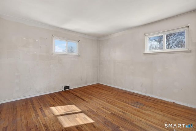 15 Ferndale Place, Stratford, CT 06614