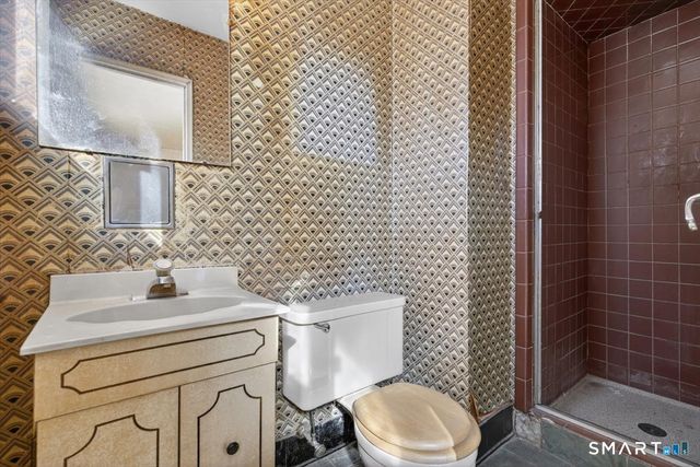 15 Ferndale Place, Stratford, CT 06614