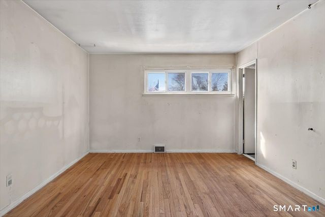 15 Ferndale Place, Stratford, CT 06614