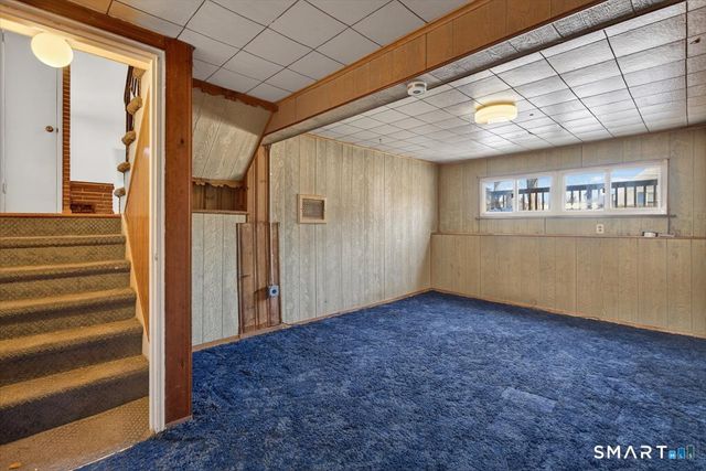 15 Ferndale Place, Stratford, CT 06614