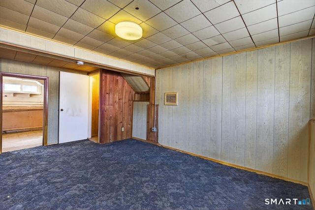 15 Ferndale Place, Stratford, CT 06614