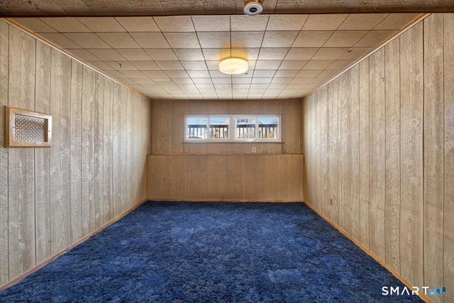 15 Ferndale Place, Stratford, CT 06614